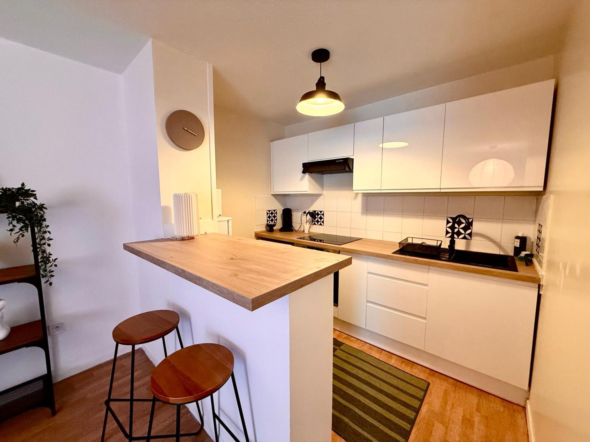 T2 Lumineux Cosy Avec Terrasse Privee - Parking Privee & Metro 5 Min - Proche Centre Apartamento *